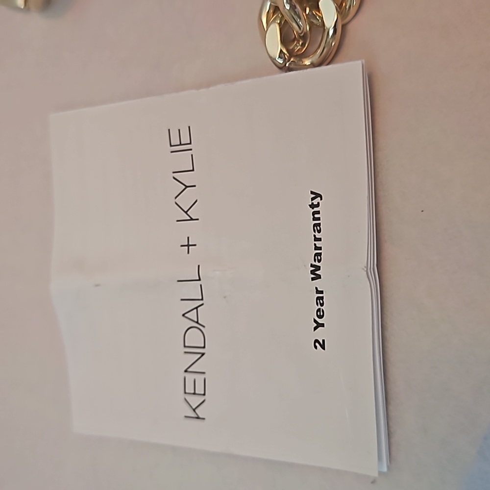 KENDALL & KYLIE Watch and Bracelet gift 🎁 set - Picture 9 of 9